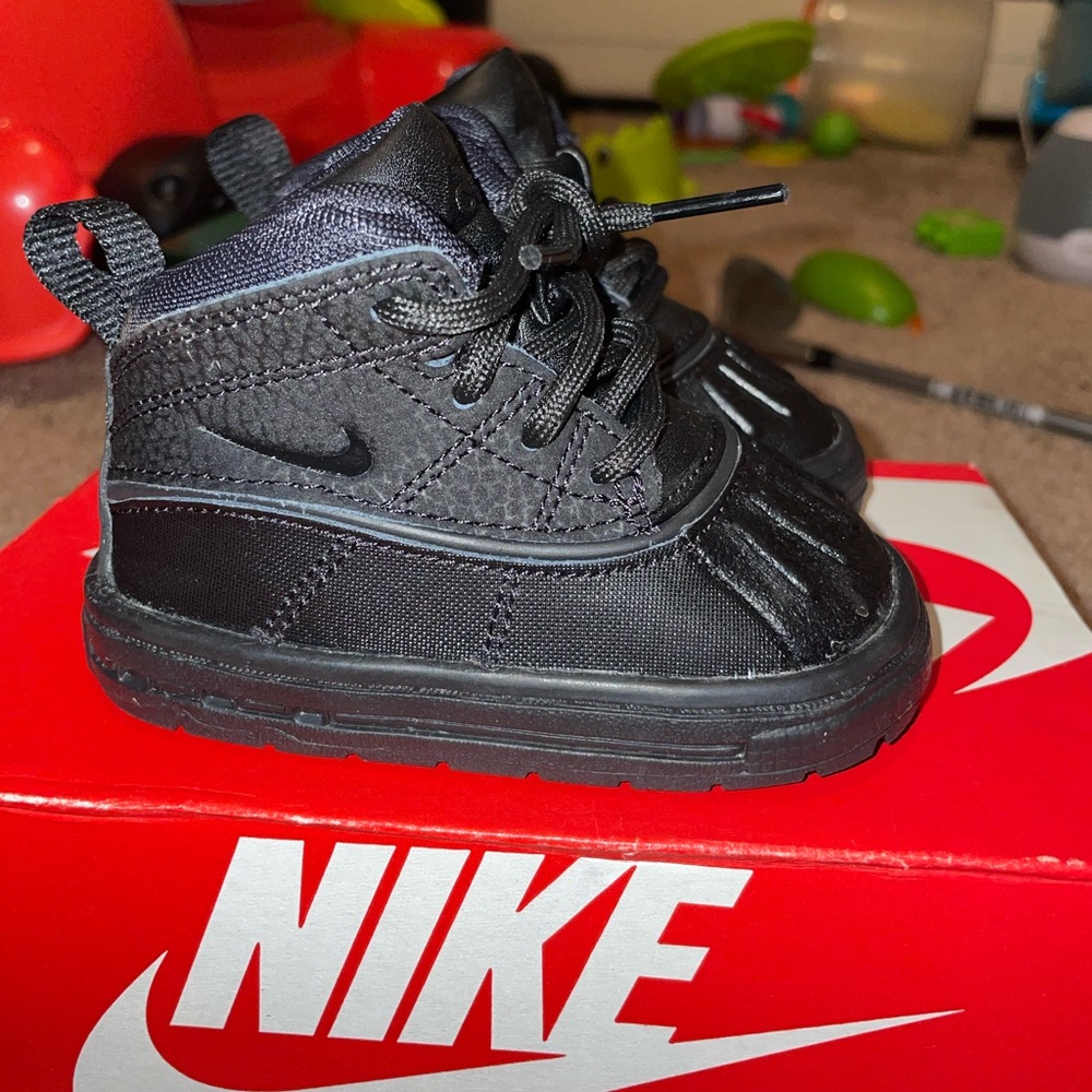 Nike ACG boots
